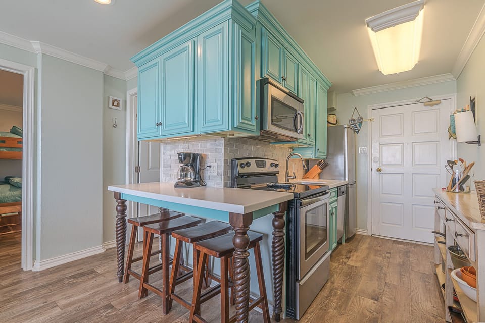 Full kitchen with everything you need for a home cooked meal. 