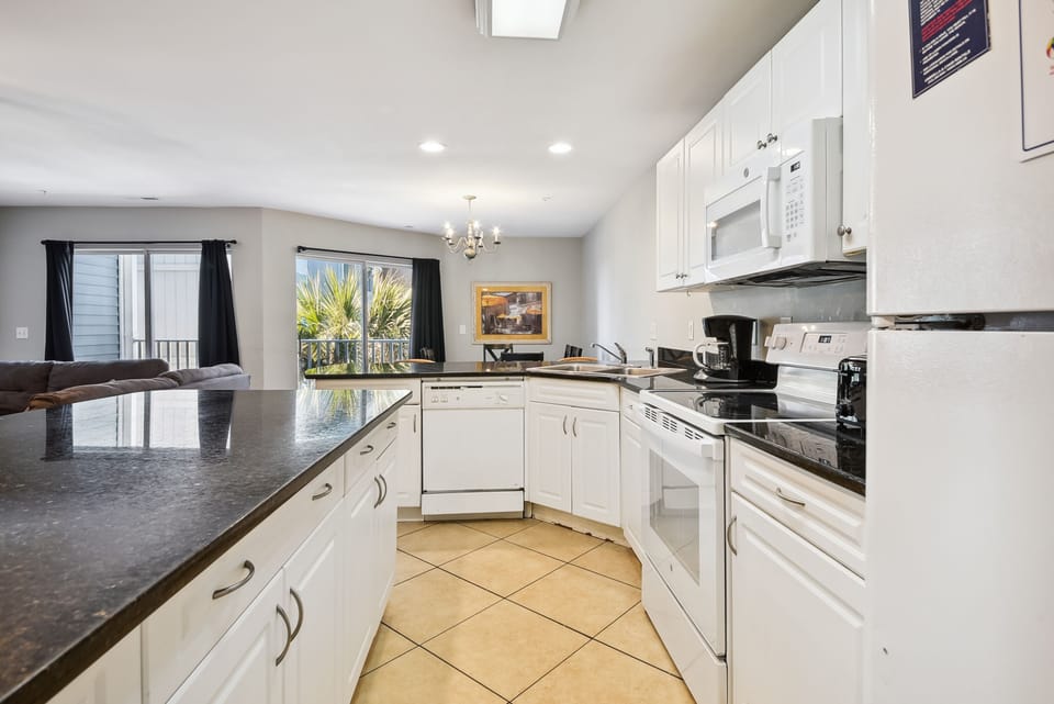 Have breakfast every morning at the bar before heading out to the beach!