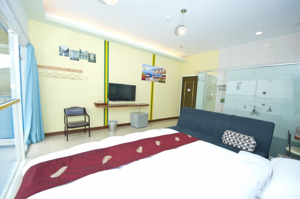 Double Room, Sea View (2nd Floor) | Desk, soundproofing, free WiFi