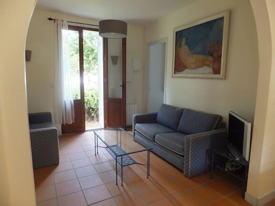 House, Ensuite, Garden View | Lounge