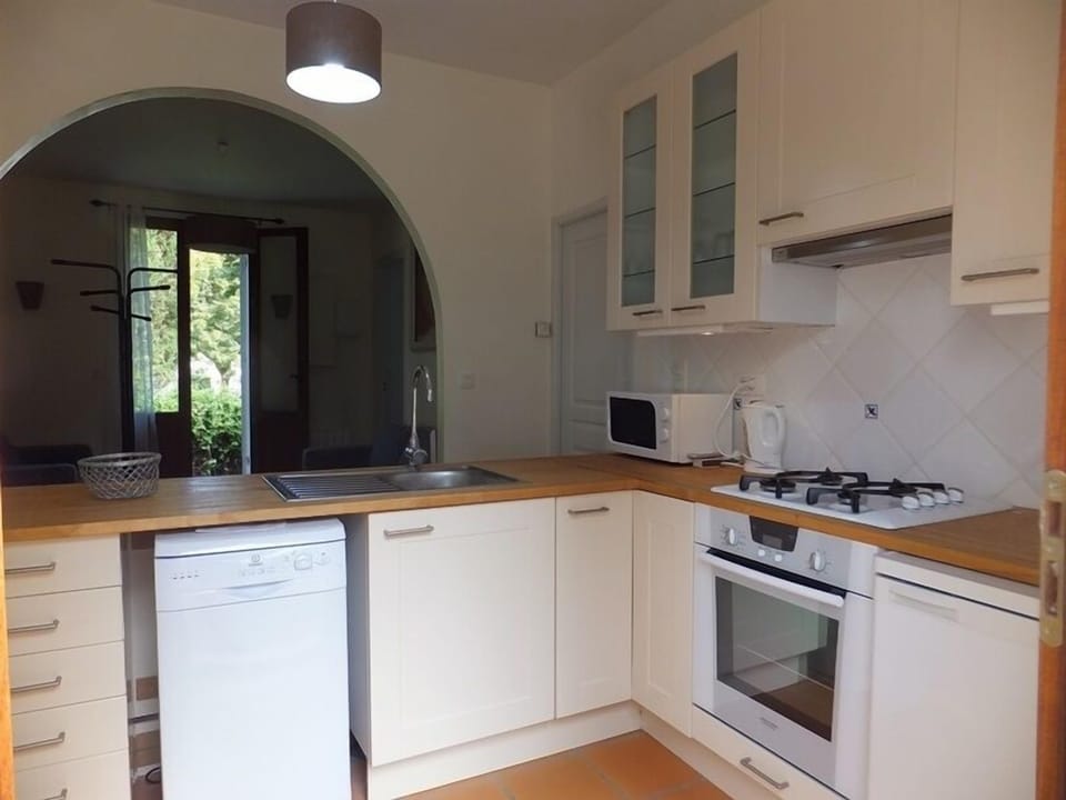 House, Ensuite, Garden View | Restaurant