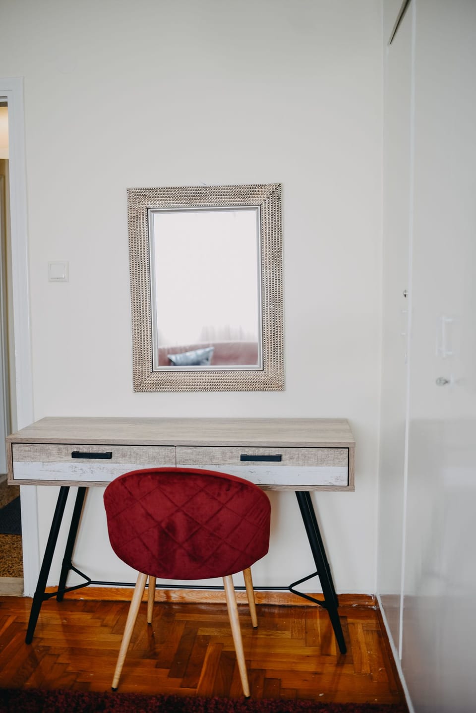 Comfort Apartment, 1 Queen Bed with Sofa bed, Kitchen | 2 bedrooms, individually decorated, individually furnished, desk