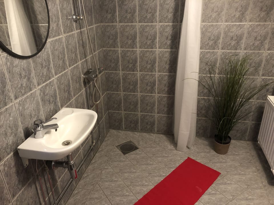 Cabin, Kitchenette, Lake View | Bathroom | Shower, towels