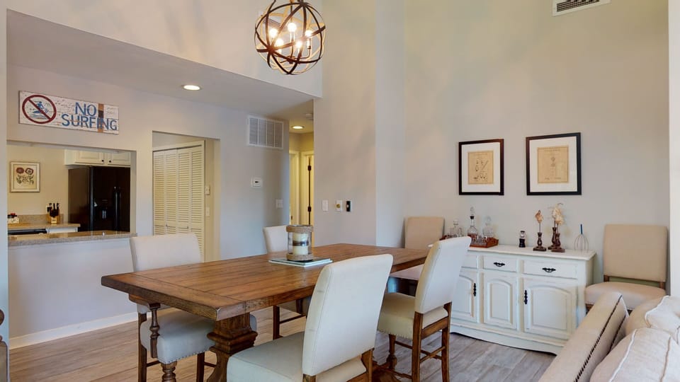 Living Room/Dining Table
