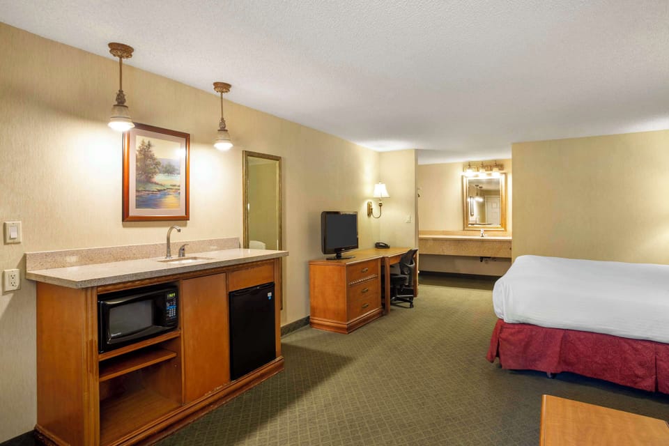 Desk, iron/ironing board, free WiFi, bed sheets