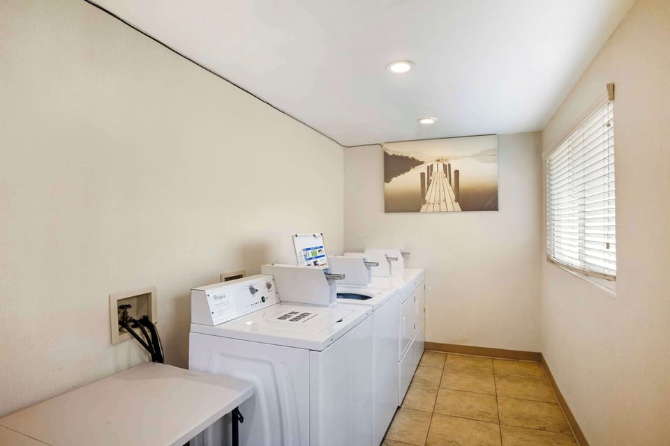 Best Western Shadow Inn Hotel in Woodland