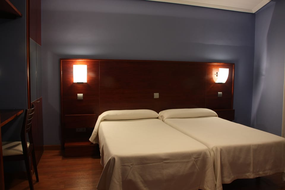 Twin Room | Soundproofing, free cribs/infant beds, free WiFi, wheelchair access