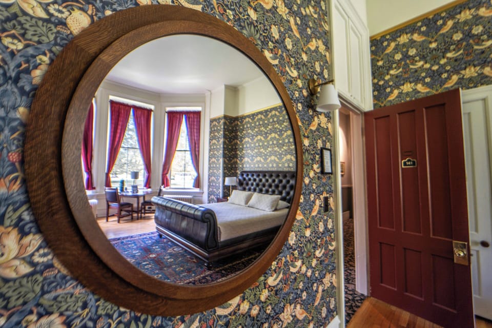 Superior Room | Iron/ironing board, WiFi, bed sheets