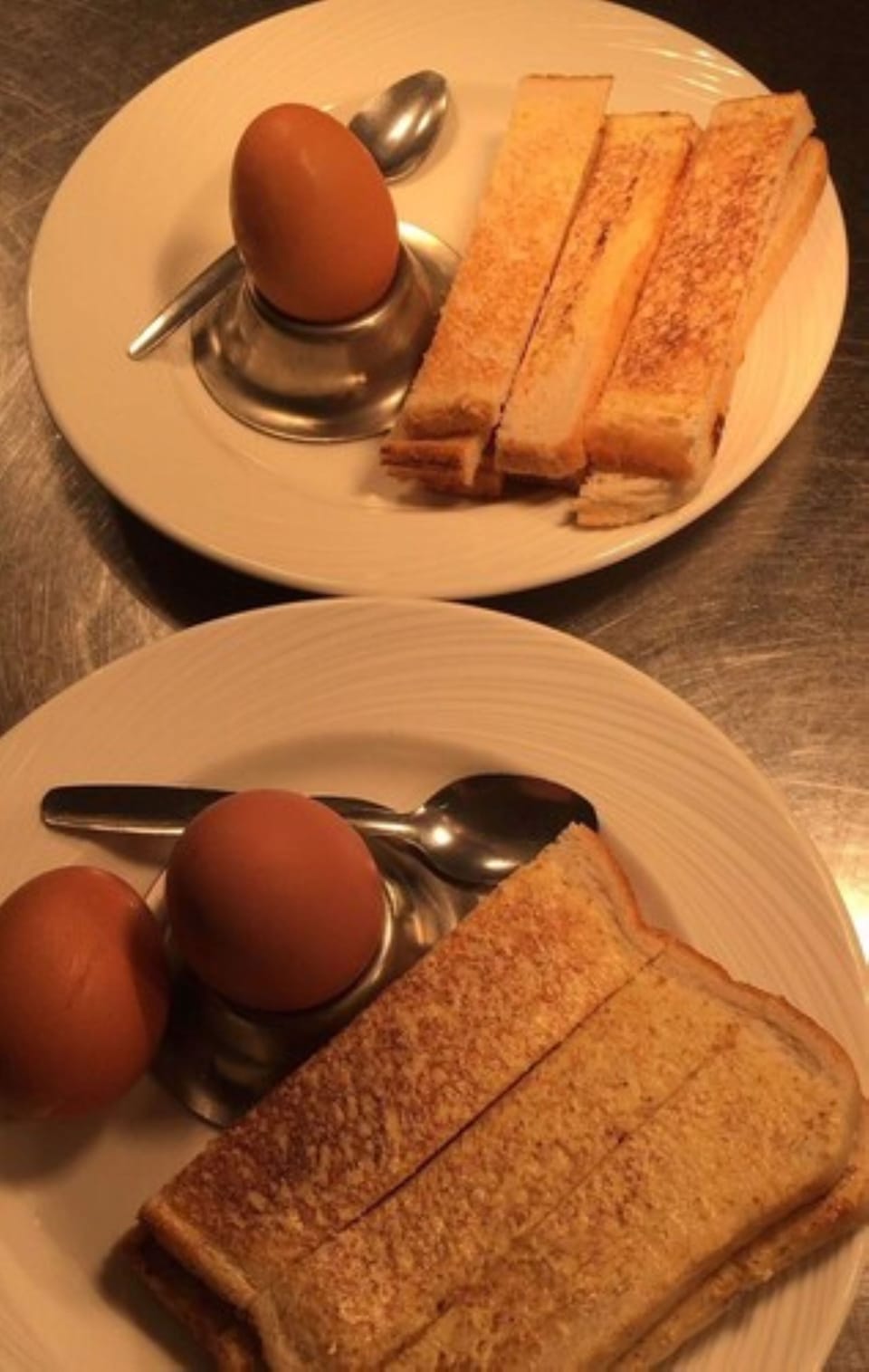 Daily English breakfast (GBP 10.00 per person)