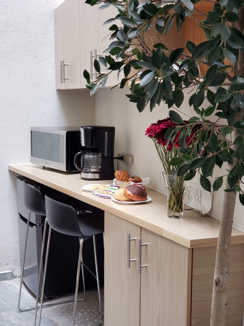 Double Room | Shared kitchen facilities | Shared fridge, microwave, coffee/tea maker