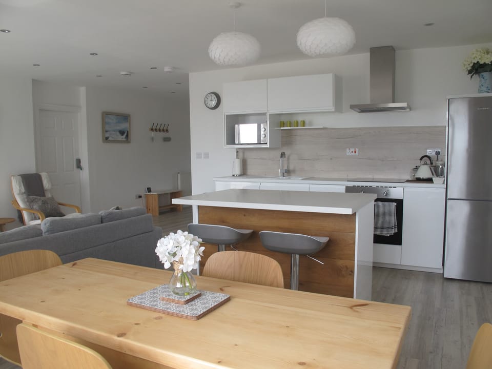Kitchen dining area