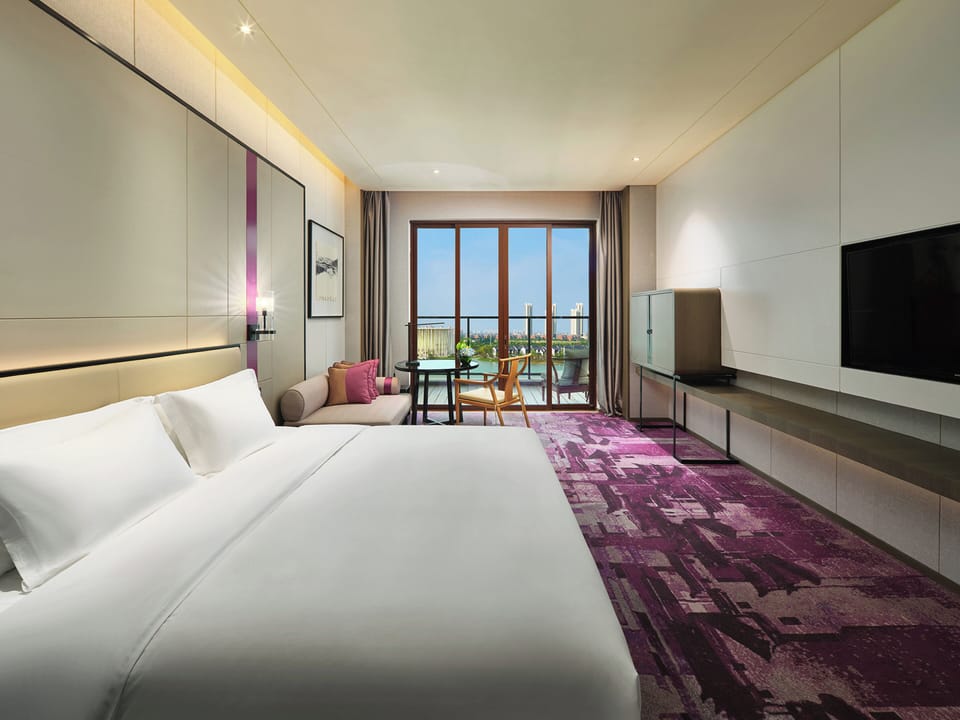 Minibar, iron/ironing board, WiFi (free), bed sheets