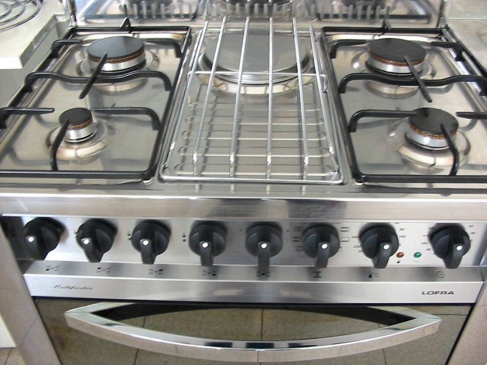 House, 2 Bedrooms (Casa Sole) | Private kitchen | Full-size fridge, microwave, oven, stovetop