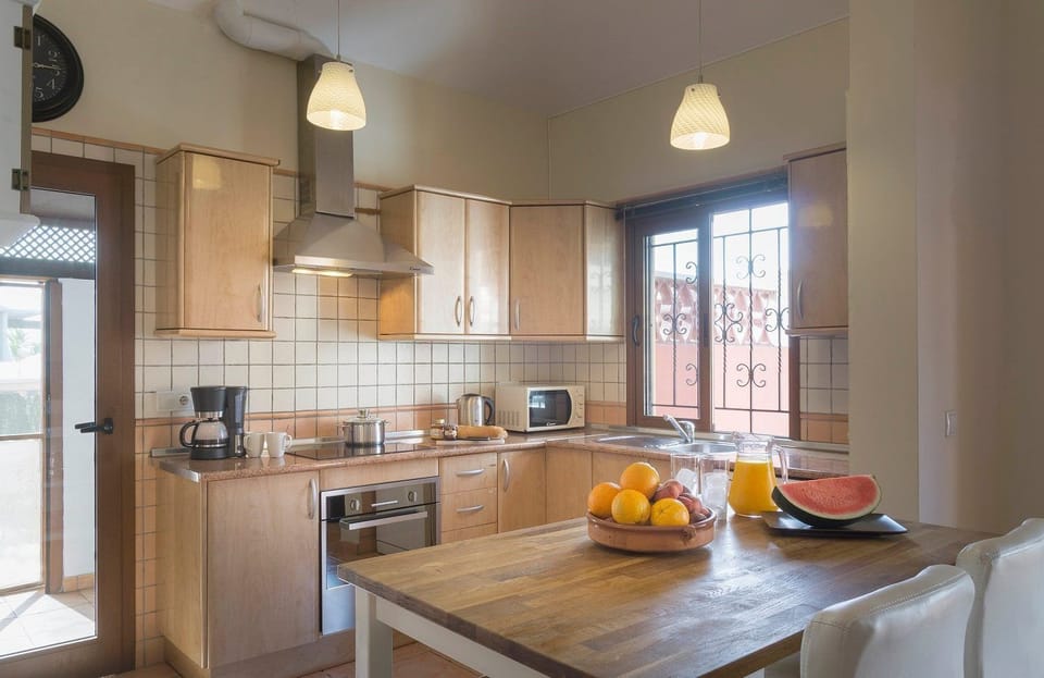 Fully equipped kitchen
