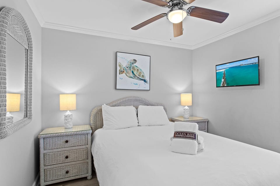 24-Pelican-Beach-Resort-214-Guest-Bedroom