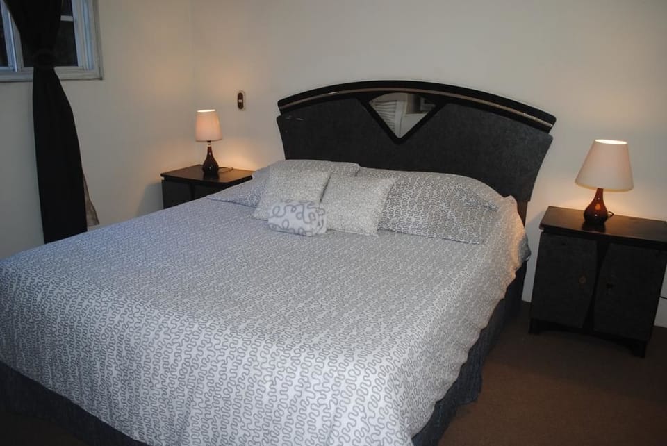 Apartment, 1 Queen Bed, Garden View | In-room safe, desk, laptop workspace, blackout drapes