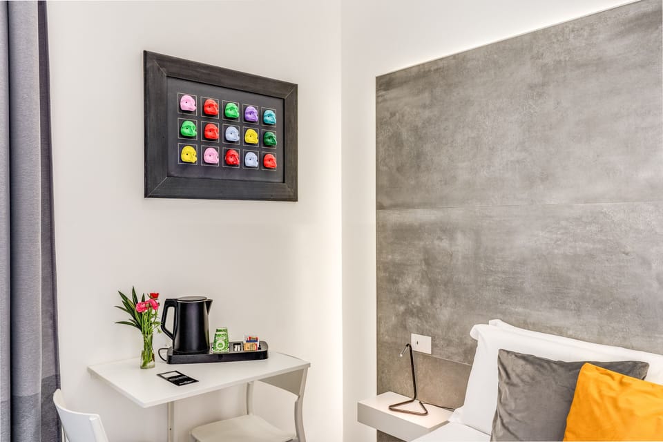 Deluxe Room | 1 bedroom, premium bedding, minibar, in-room safe