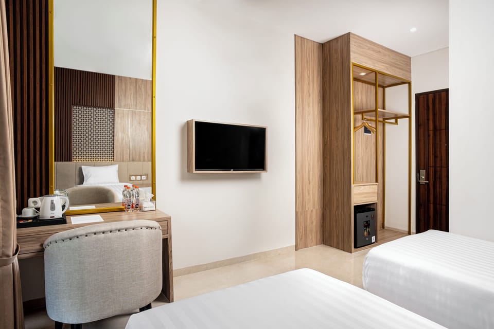 Deluxe Room, 2 Twin Beds | Pillowtop beds, blackout drapes, soundproofing, WiFi