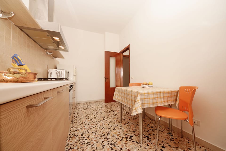 Apartment, 2 Bedrooms | Private kitchen | Full-size fridge, microwave, oven, stovetop