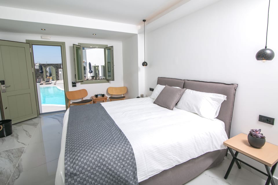 Superior Suite, Pool View | 1 bedroom, Egyptian cotton sheets, premium bedding, pillowtop beds