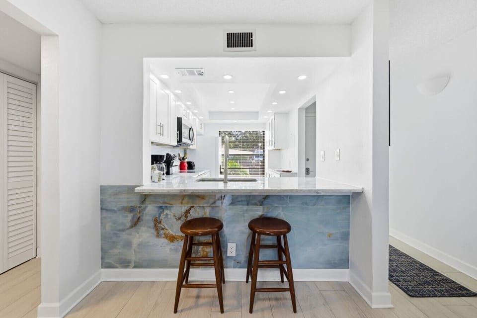 14-web-or-mls-6177 Sun Blvd #103-33