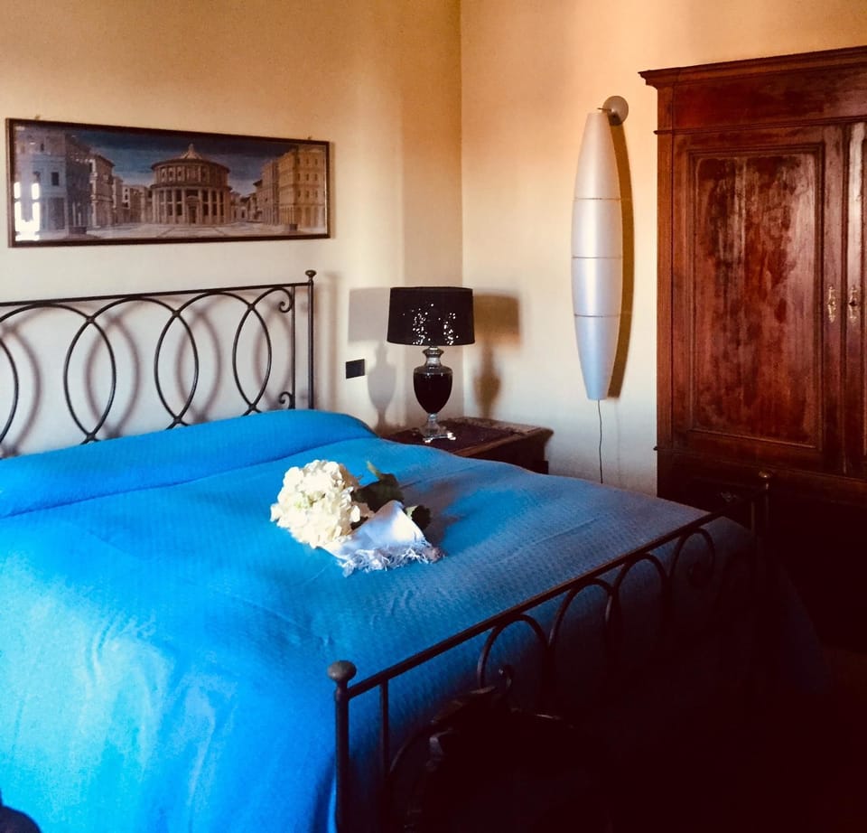 Superior Double Room, 1 Queen Bed | 1 bedroom, minibar, in-room safe, desk