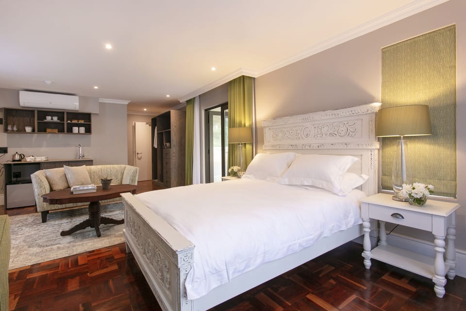 Superior Double Room, Garden View | Hypo-allergenic bedding, minibar, in-room safe, individually decorated