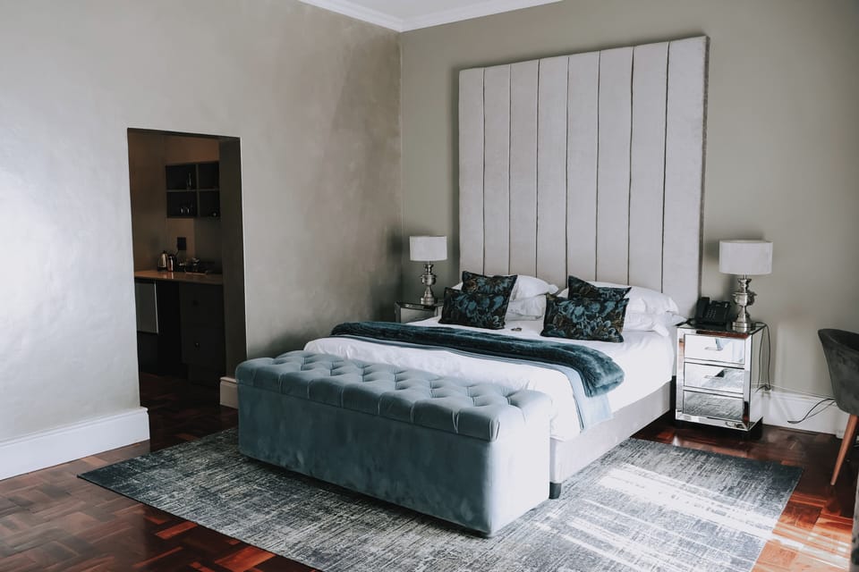 Executive Double Room, Garden View | Hypo-allergenic bedding, minibar, in-room safe, individually decorated