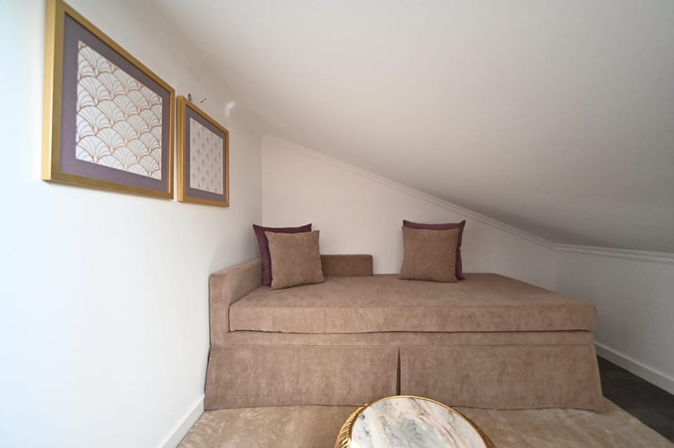 Double, Private Bathroom, Low Ceiling (4th Floor) | Living area | Flat-screen TV