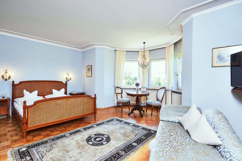 Comfort Double Room | Desk, blackout drapes, free WiFi, bed sheets