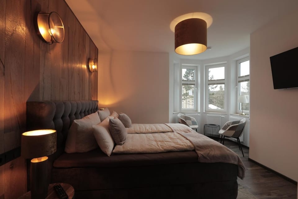 In-room safe, desk, blackout drapes, soundproofing