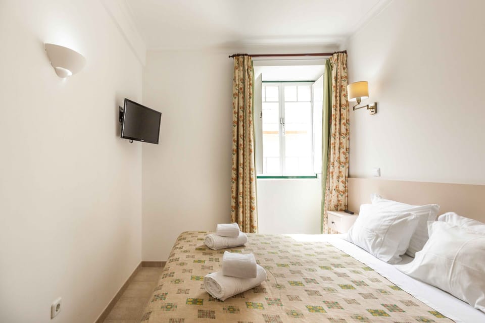 Double or Twin Room | Iron/ironing board, free WiFi, bed sheets