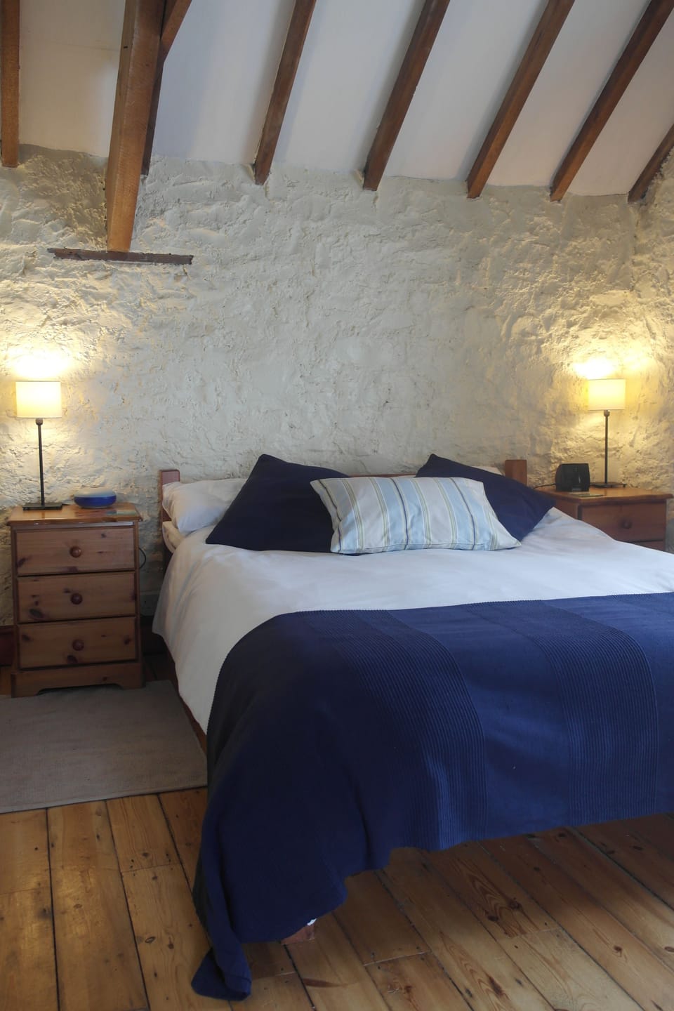 Double Room, 1 Double Bed | 1 bedroom, iron/ironing board, free WiFi, bed sheets