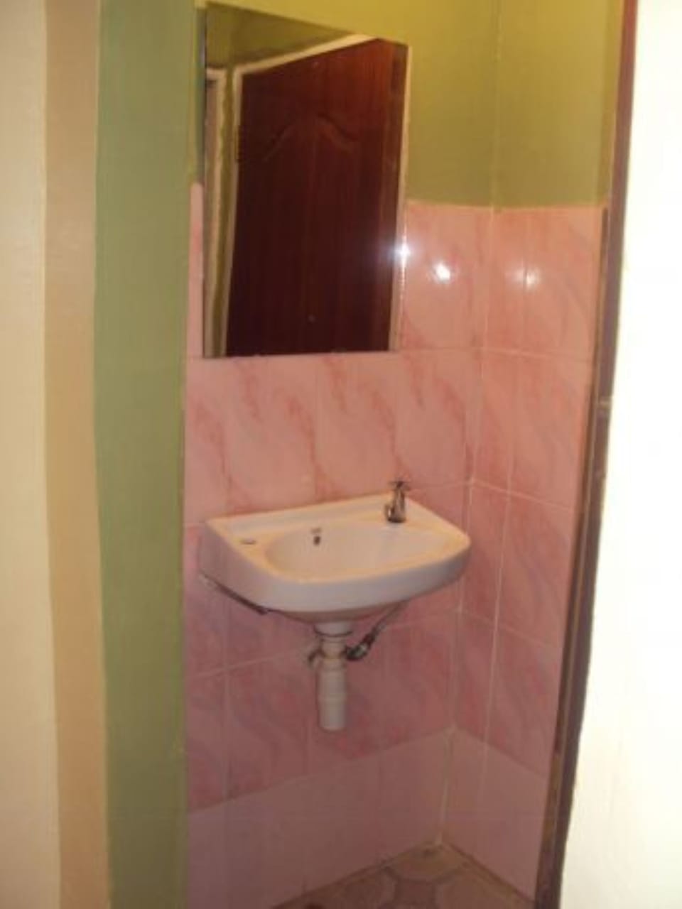 Double Room | Bathroom sink