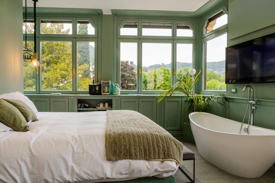 Suite, Lake View | 1 bedroom, Frette Italian sheets, premium bedding, down comforters