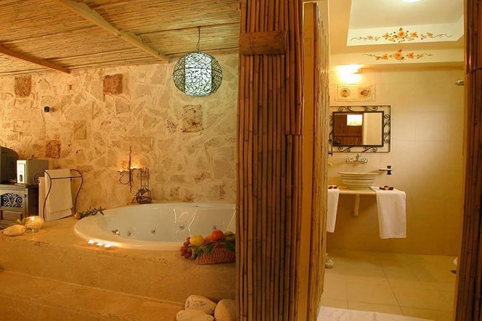 Private spa tub