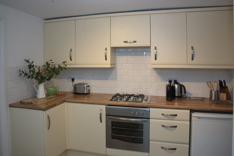Well equipped kitchen with dishwasher and coffee machine (Nespresso).
