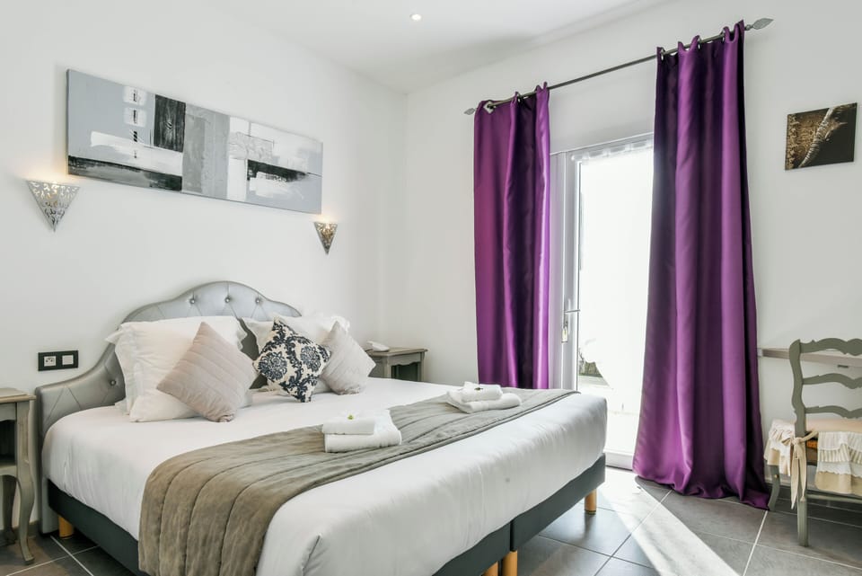 In-room safe, desk, free WiFi, bed sheets