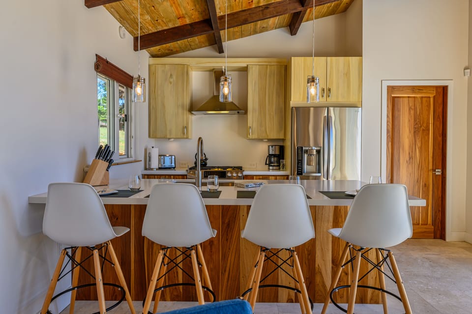 Fully Stocked Kitchen with Breakfast Bar