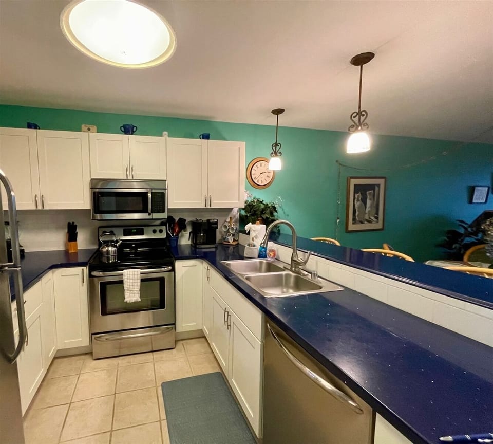 Nicely renvoated kitchen with new appliances
