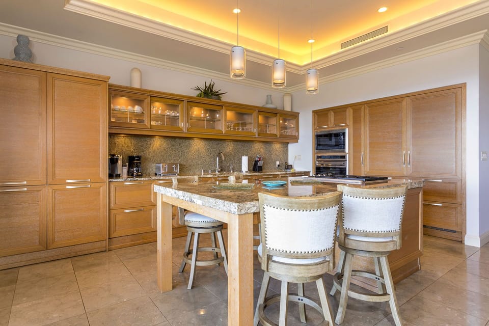 Modern top on the line fully stocked kitchen