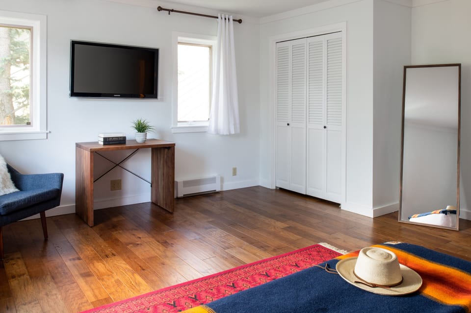 Guest bedroom