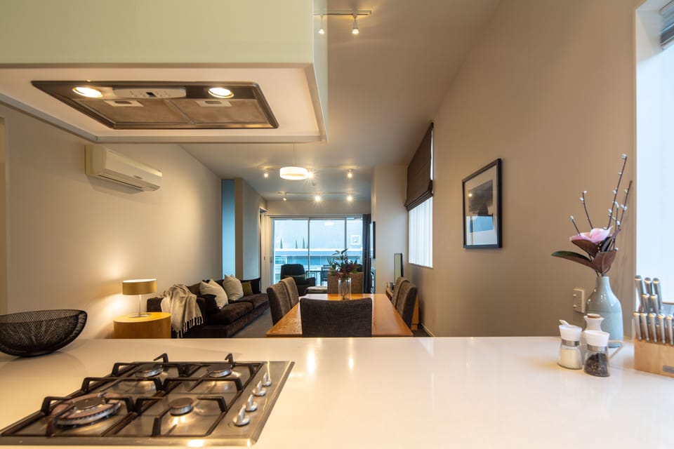 Apartment, 2 Bedrooms, 2 Bathrooms, Mountain View | Private kitchen | Full-size fridge, microwave, oven, stovetop
