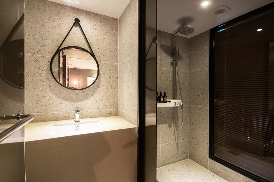Standard Double Room | Bathroom | Free toiletries, bathrobes, slippers, bidet