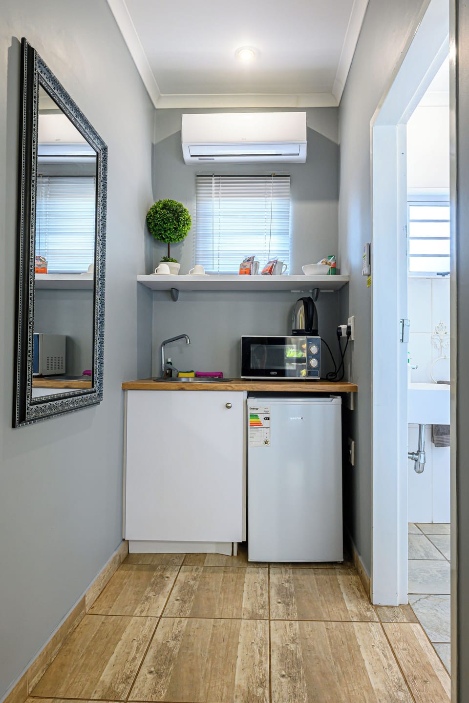Triple Room (2) | In-room safe, desk, laptop workspace, blackout drapes