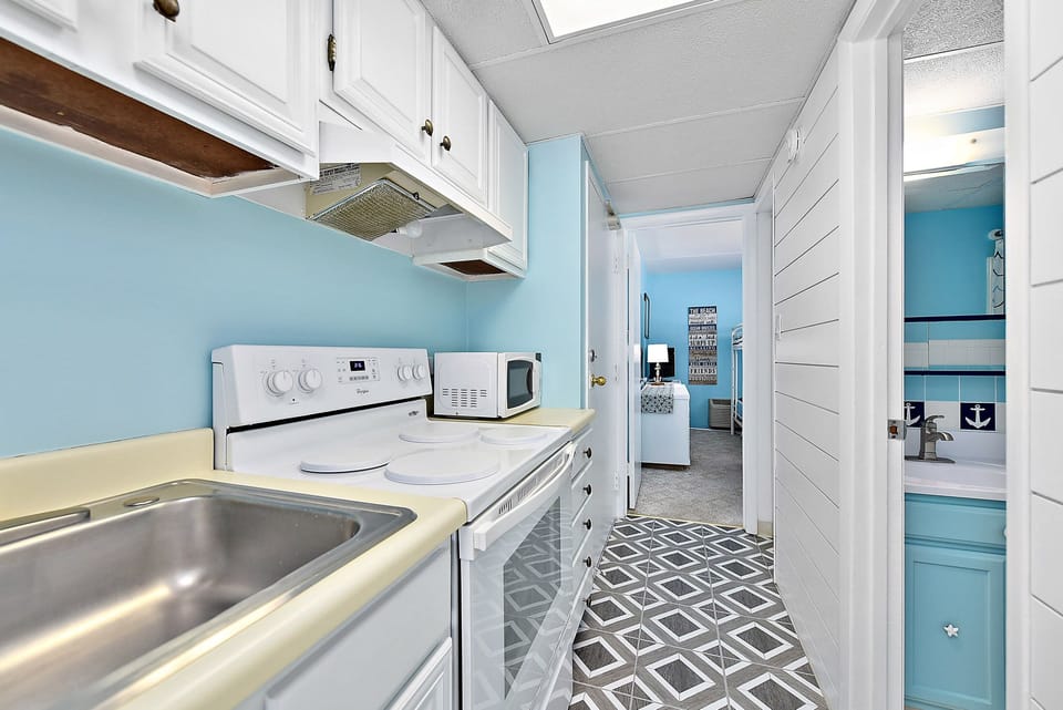 Full-Size Kitchen