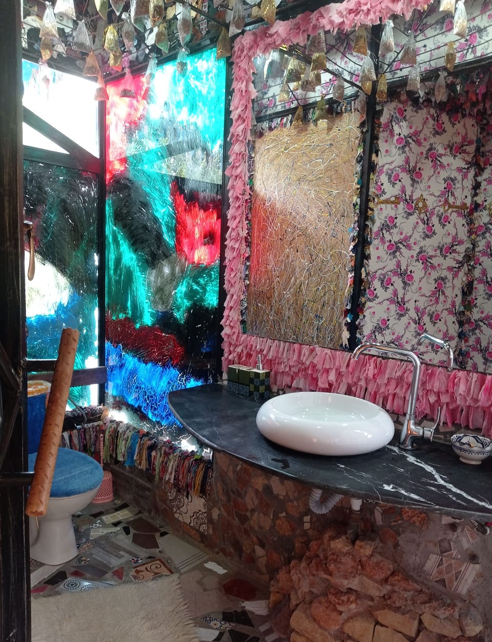 Deluxe Room, 1 Bedroom, Garden View | Bathroom sink
