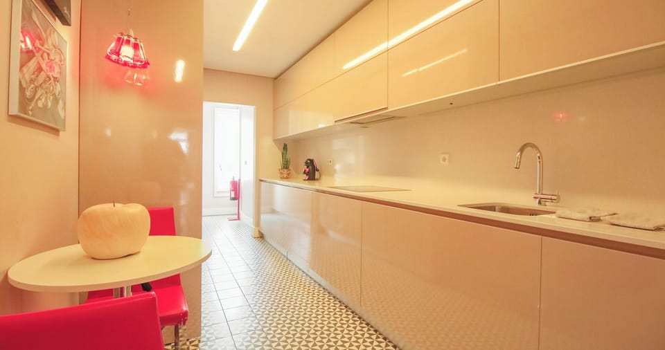 Luxury Apartment, 2 Bedrooms, City View | Private kitchen | Full-size fridge, microwave, oven, stovetop