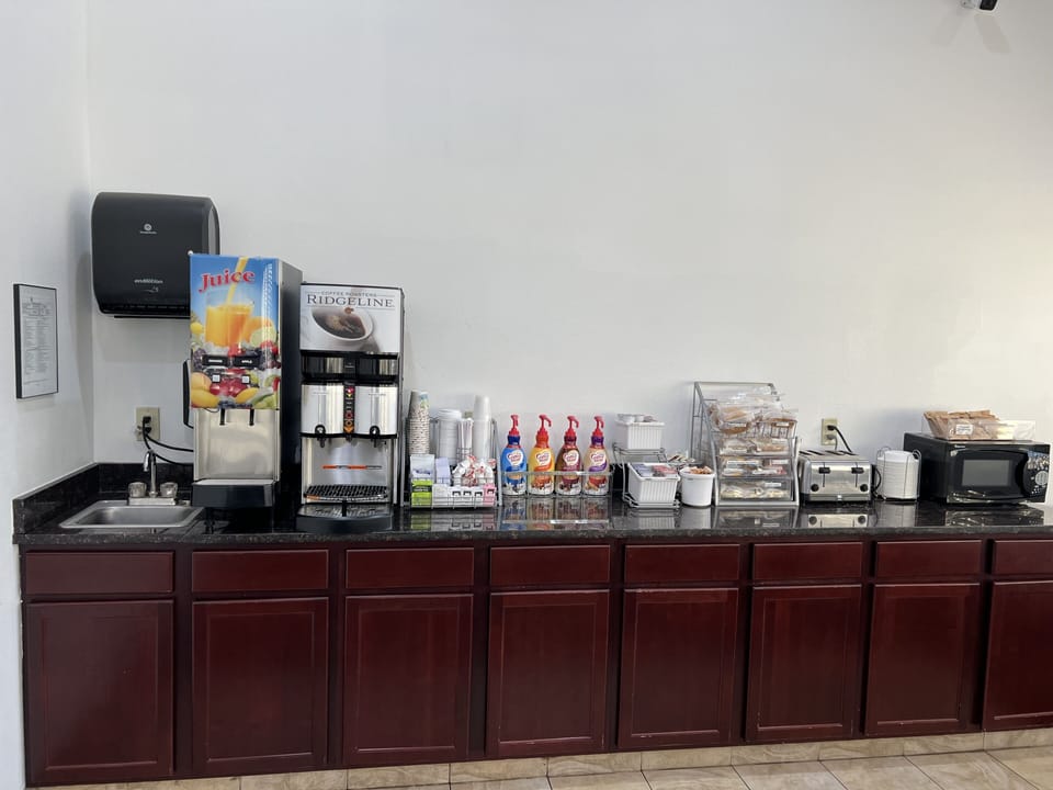 Free daily continental breakfast