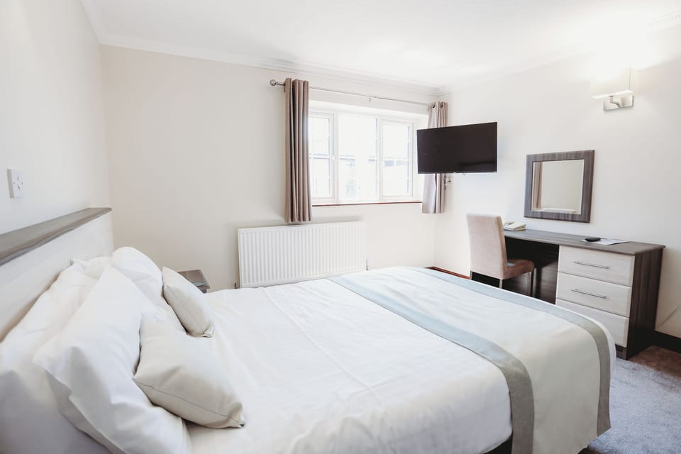 Double Room, 1 Double Bed | Desk, laptop workspace, iron/ironing board, free WiFi